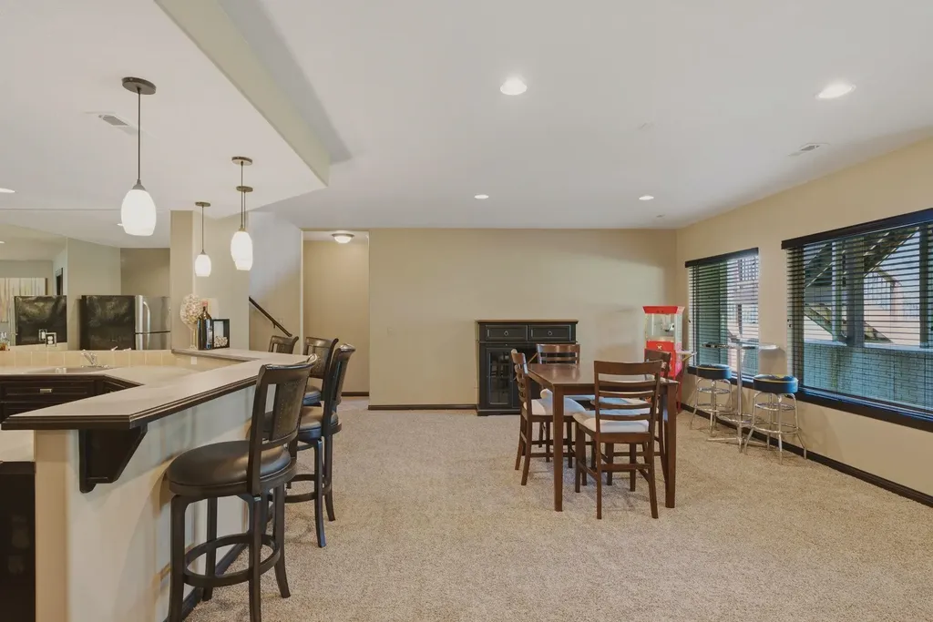 3822 N Lakecrest Wichita KS 67205