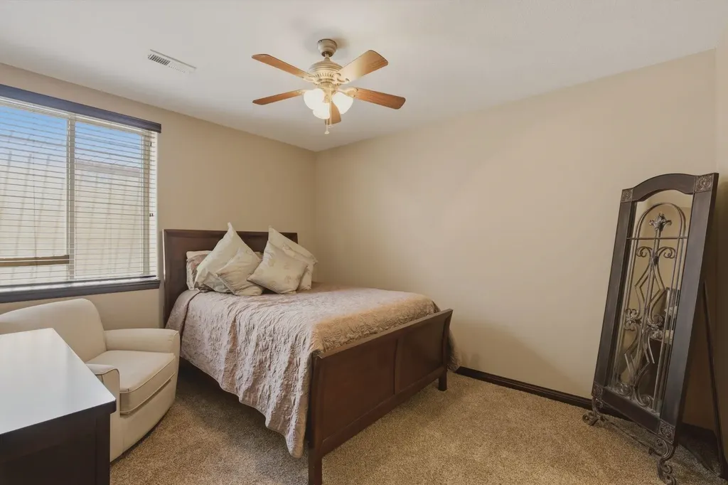 3822 N Lakecrest Wichita KS 67205
