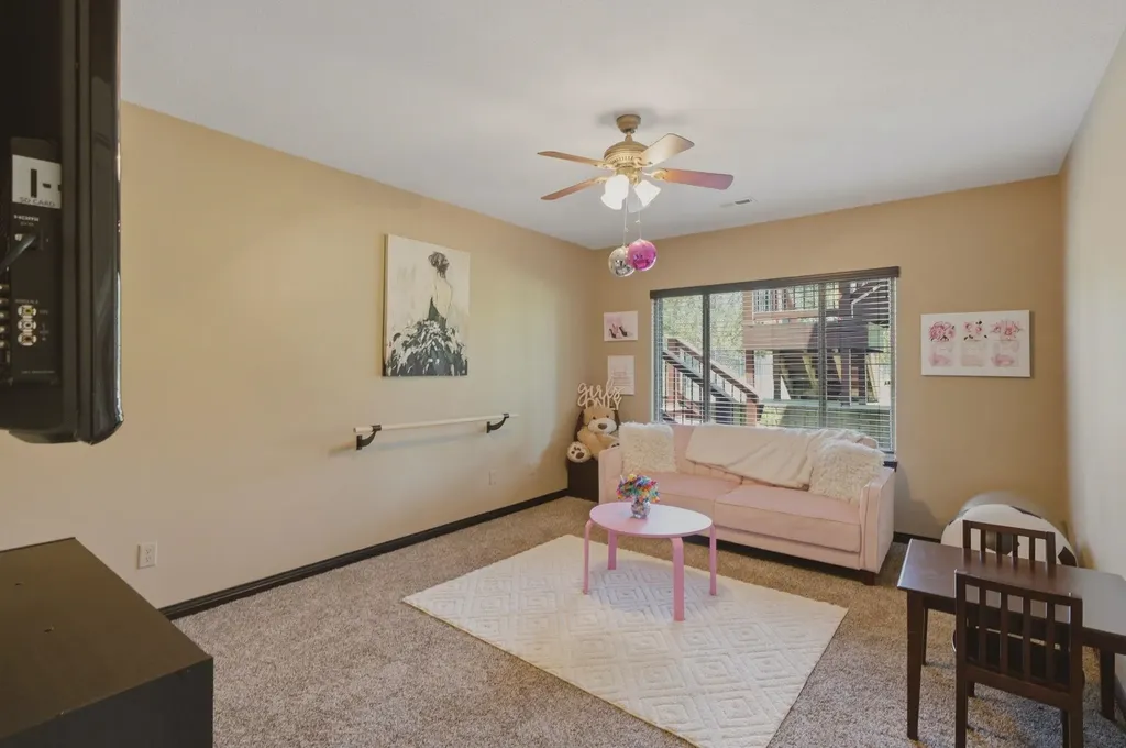 3822 N Lakecrest Wichita KS 67205