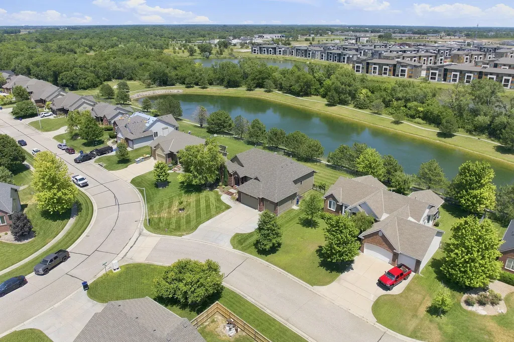 3822 N Lakecrest Wichita KS 67205