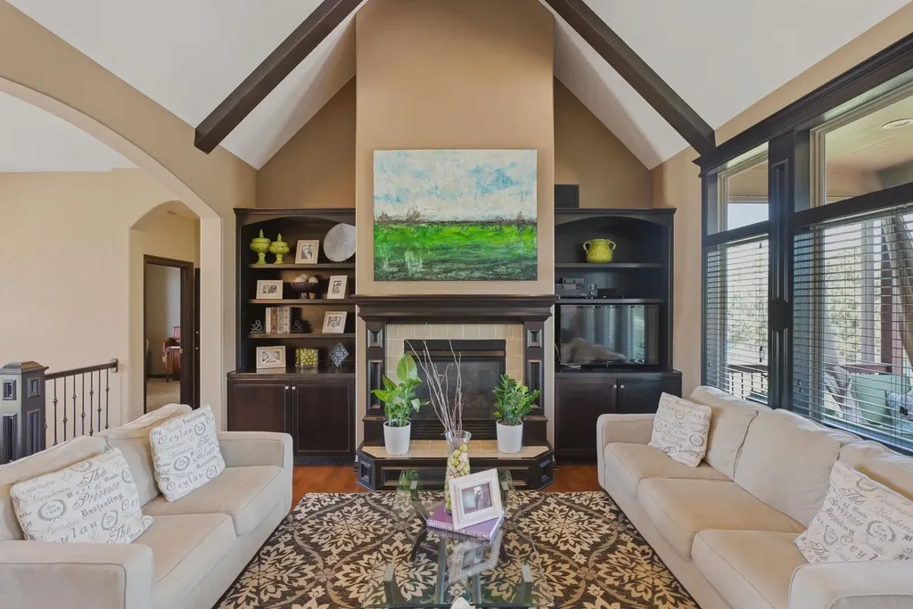 3822 N Lakecrest Wichita KS 67205