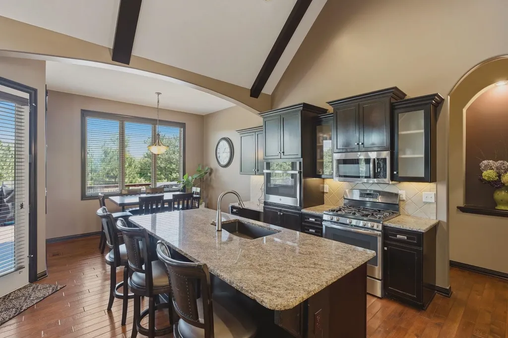 3822 N Lakecrest Wichita KS 67205