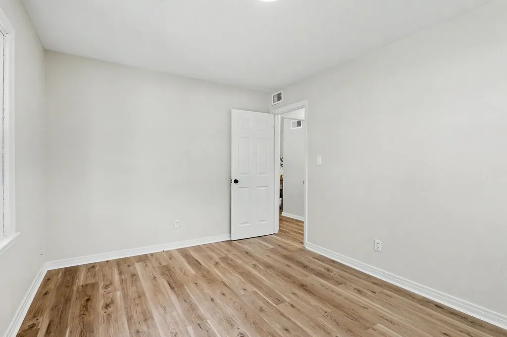 5811 E Skinner Wichita KS 67218