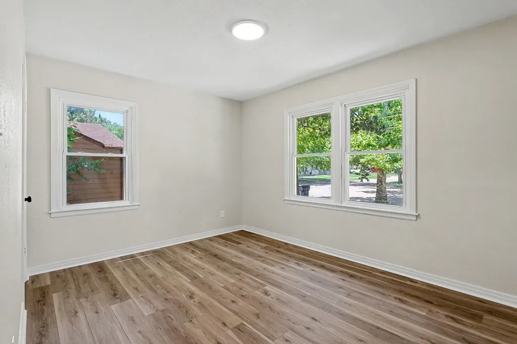 5811 E Skinner Wichita KS 67218