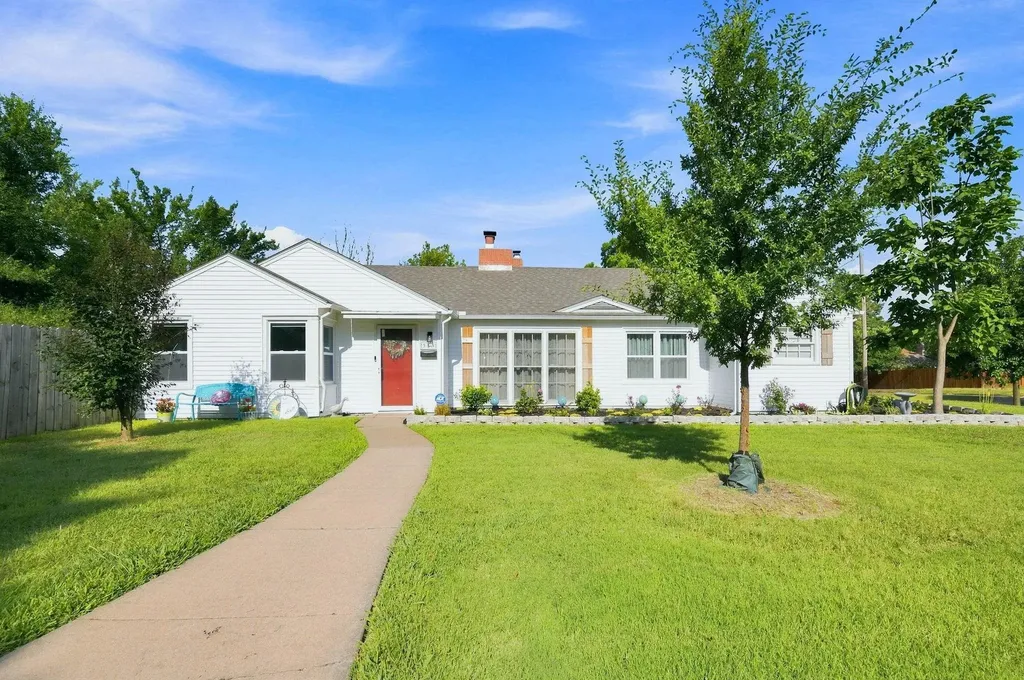 353 N Pinecrest Avenue Wichita KS 67208