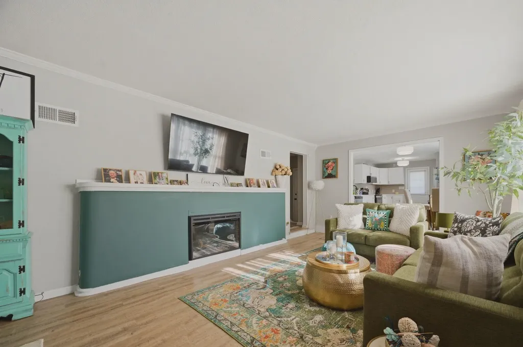 353 N Pinecrest Avenue Wichita KS 67208