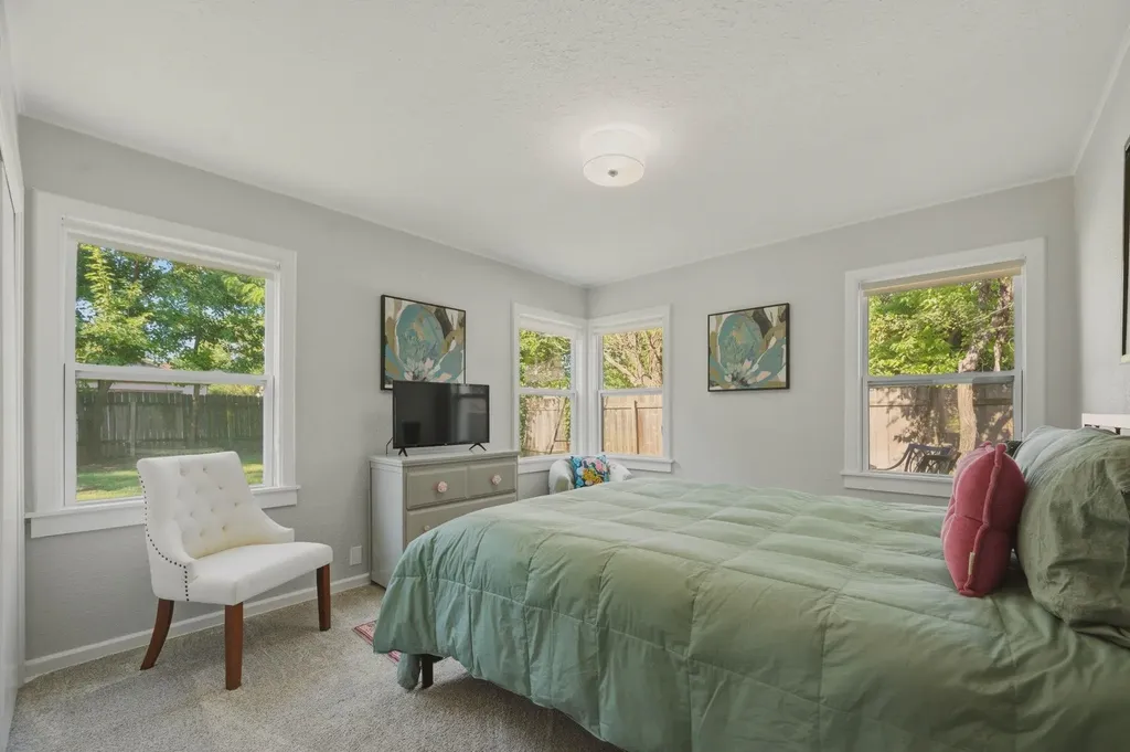 353 N Pinecrest Avenue Wichita KS 67208