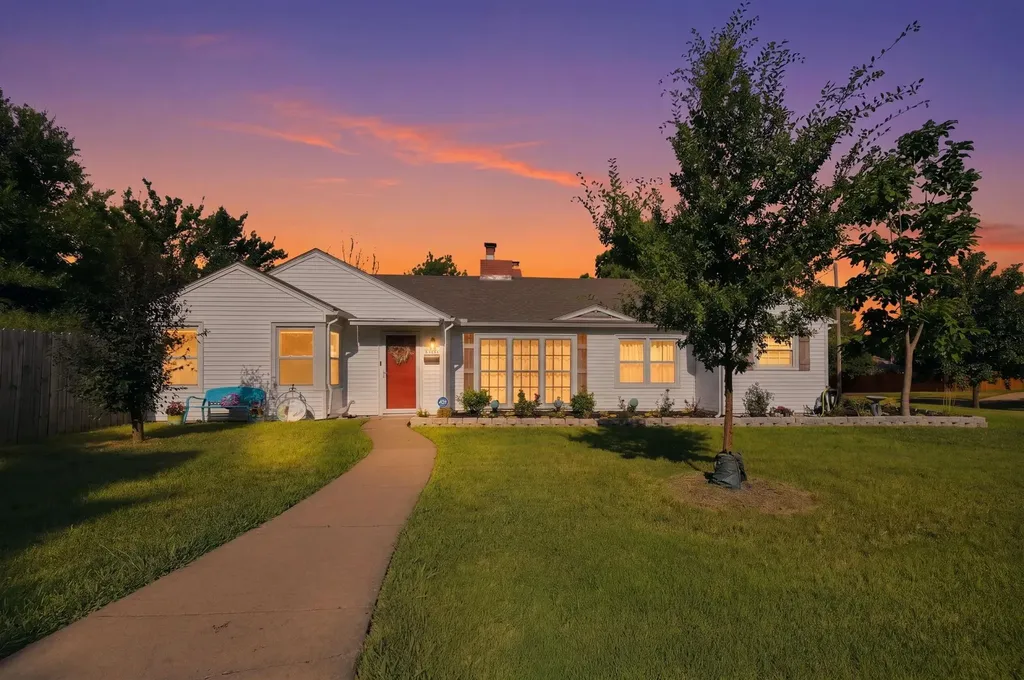 353 N Pinecrest Avenue Wichita KS 67208