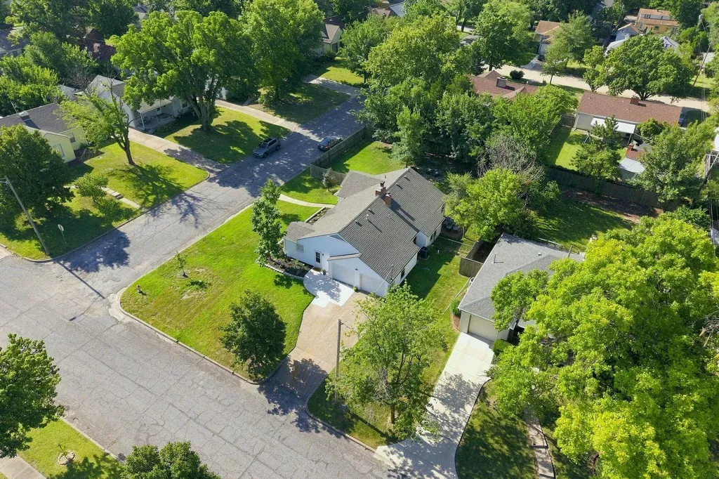 353 N Pinecrest Avenue Wichita KS 67208