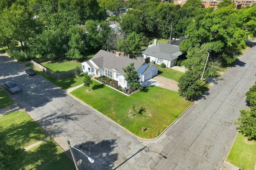 353 N Pinecrest Avenue Wichita KS 67208