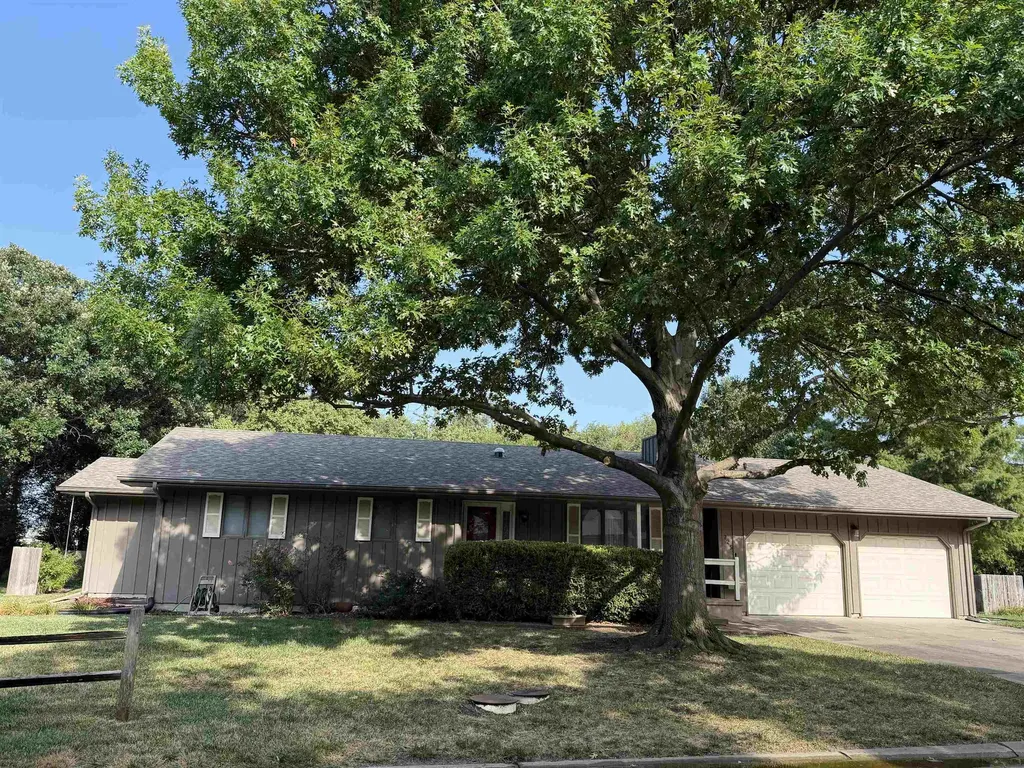 725 Lewis Drive Hesston KS 67062