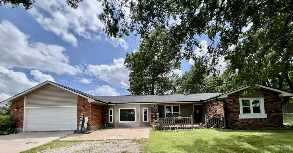 6227 304th Road Arkansas City KS 67005