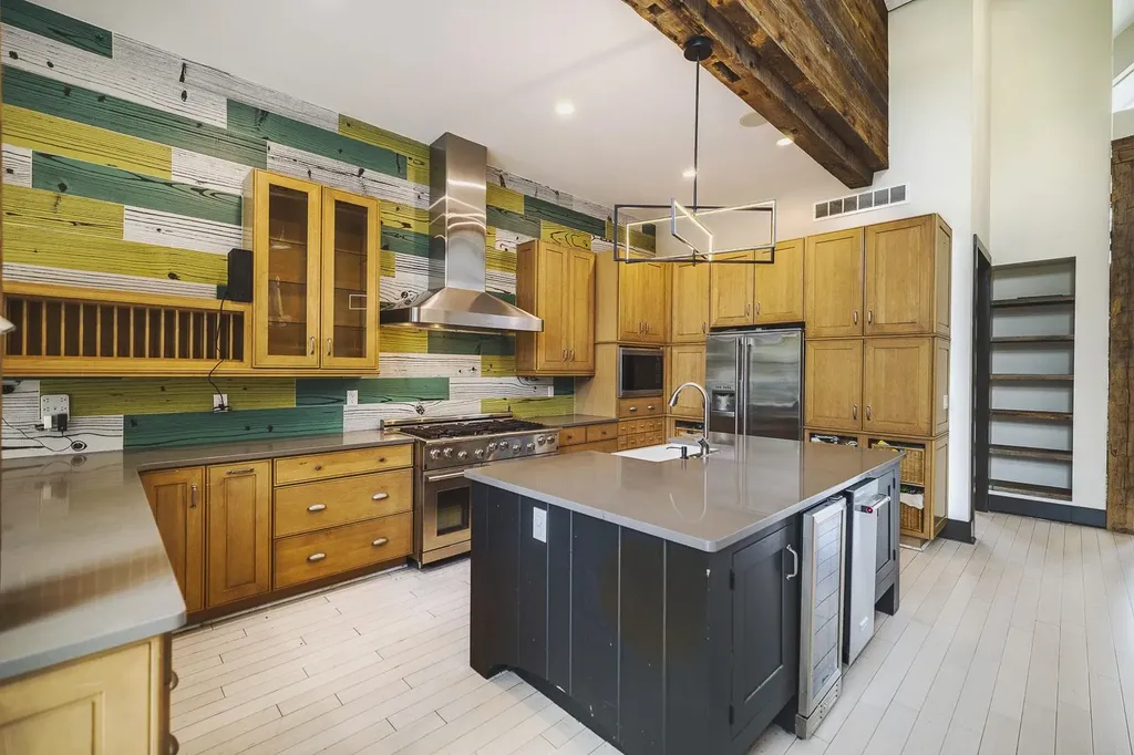 11026 W Hollywood Wichita KS 67215