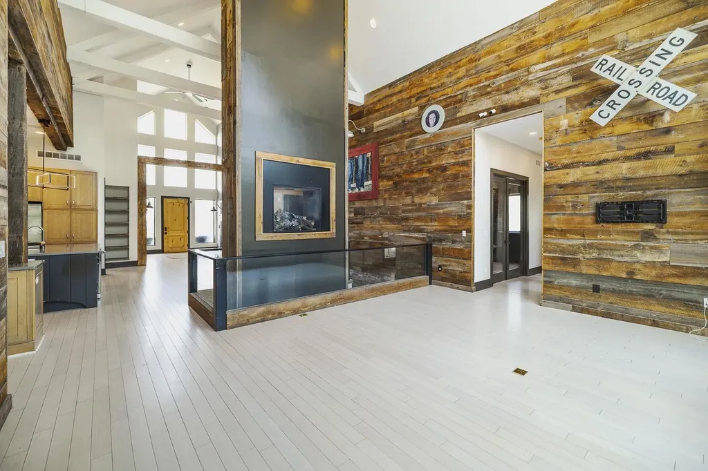 11026 W Hollywood Wichita KS 67215