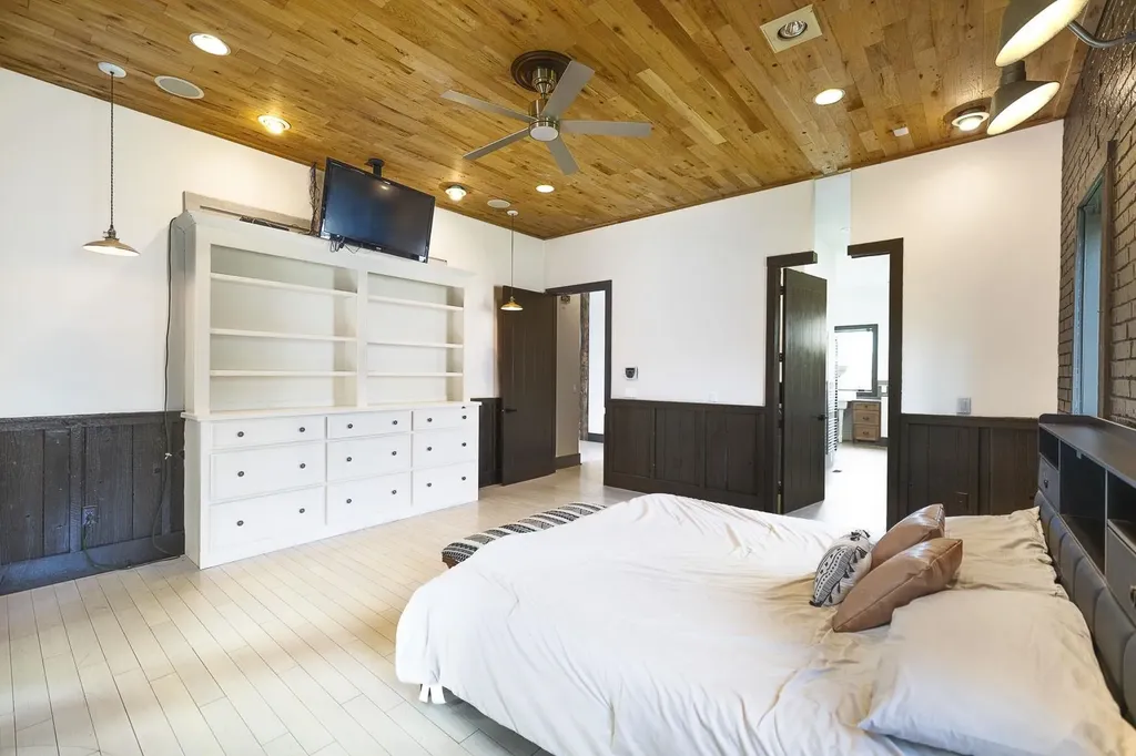 11026 W Hollywood Wichita KS 67215