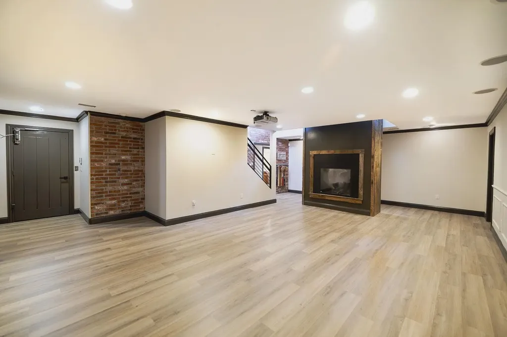 11026 W Hollywood Wichita KS 67215