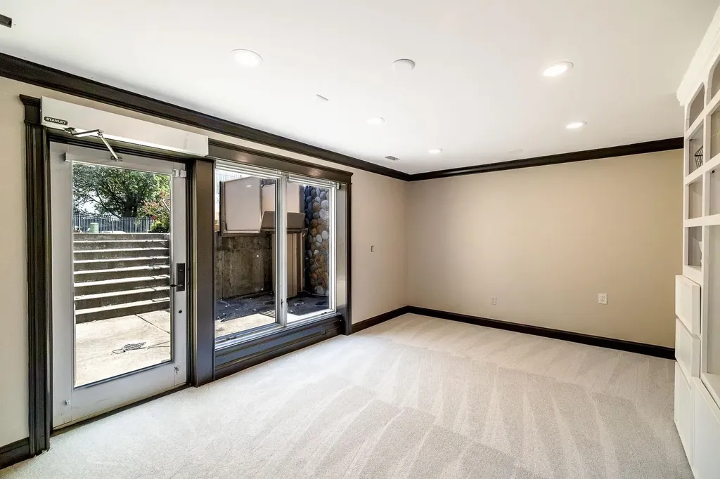 11026 W Hollywood Wichita KS 67215