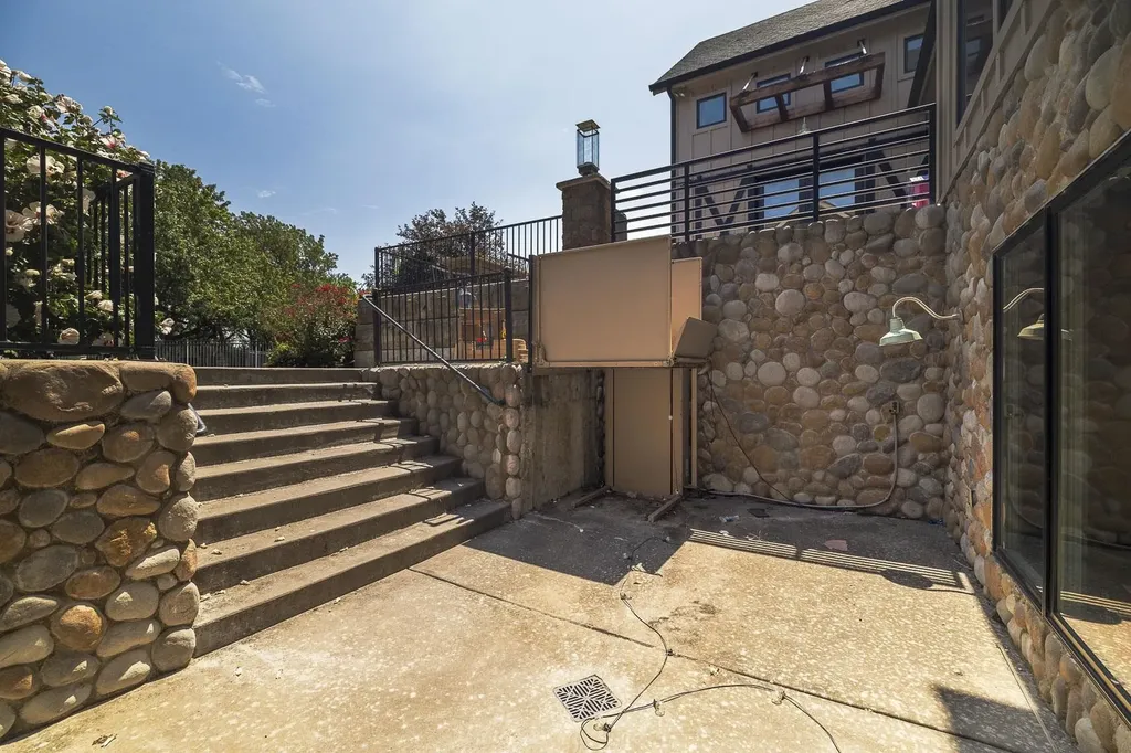 11026 W Hollywood Wichita KS 67215