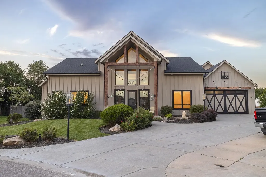 11026 W Hollywood Wichita KS 67215