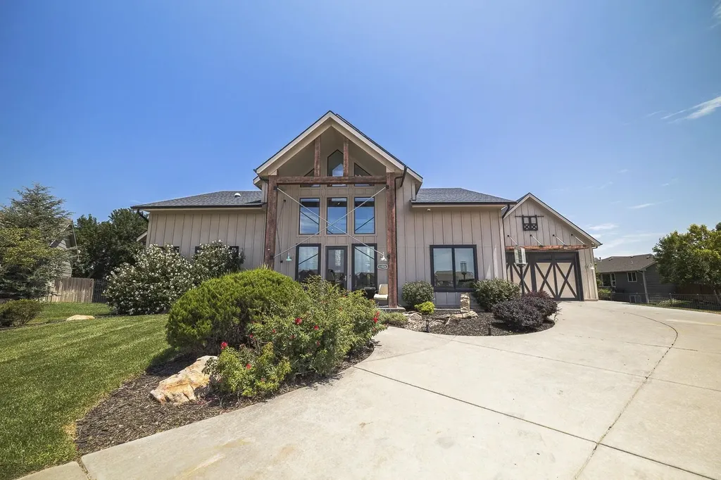 11026 W Hollywood Wichita KS 67215