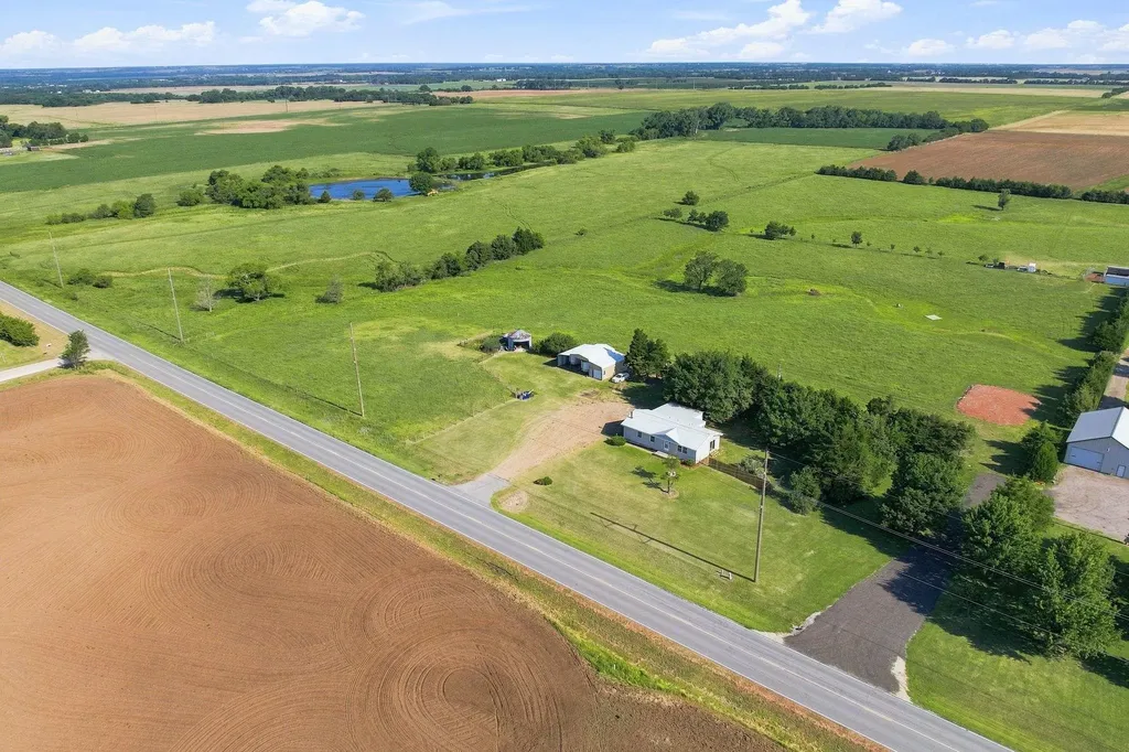 30220 W 39th Street S Garden Plain KS 67025