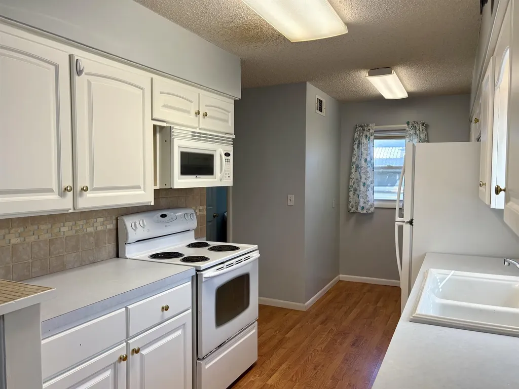 3308 S Custer Wichita KS 67217