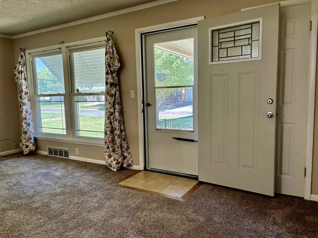 3308 S Custer Wichita KS 67217