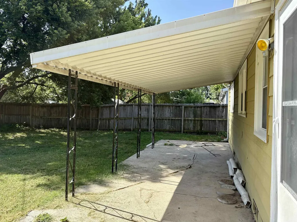 3308 S Custer Wichita KS 67217