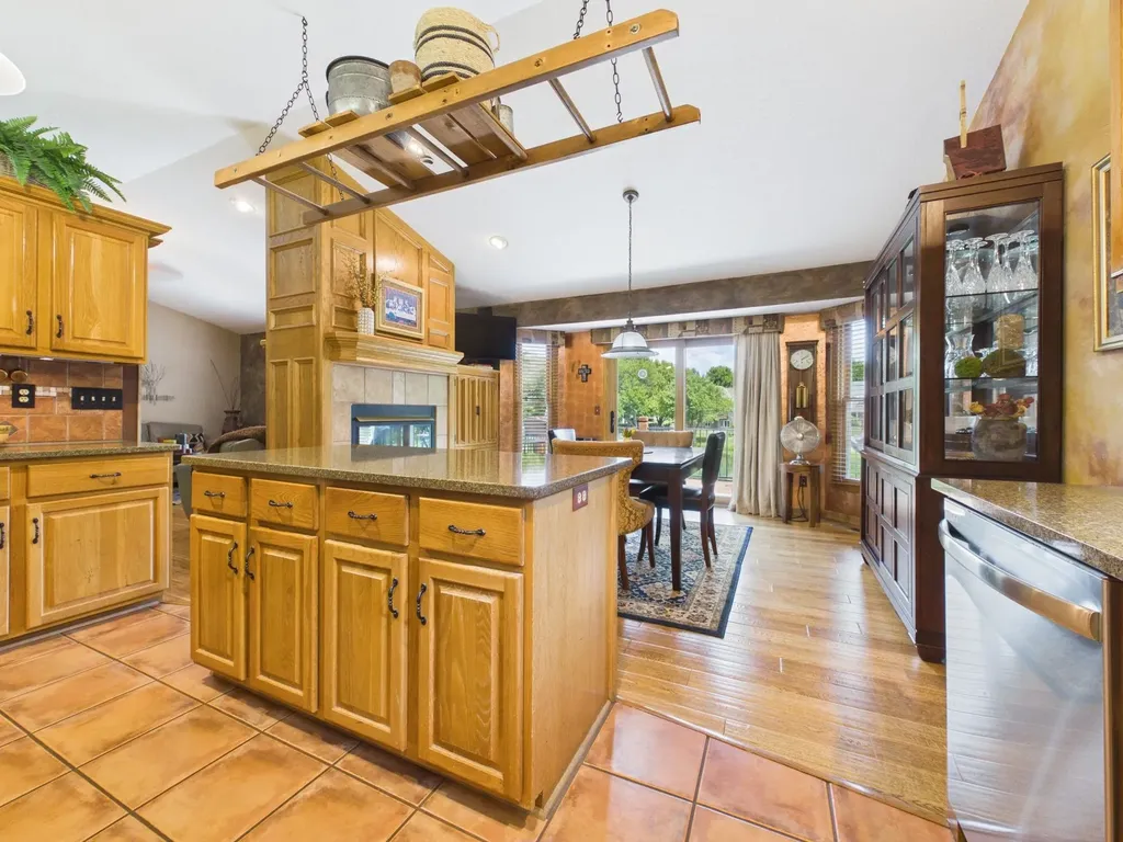 314 N Bay Country Street Wichita KS 67235