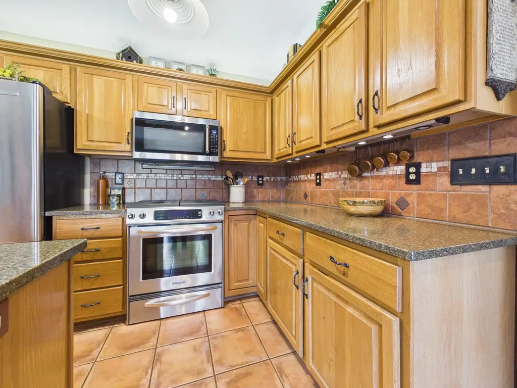 314 N Bay Country Street Wichita KS 67235