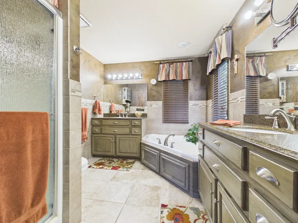 314 N Bay Country Street Wichita KS 67235