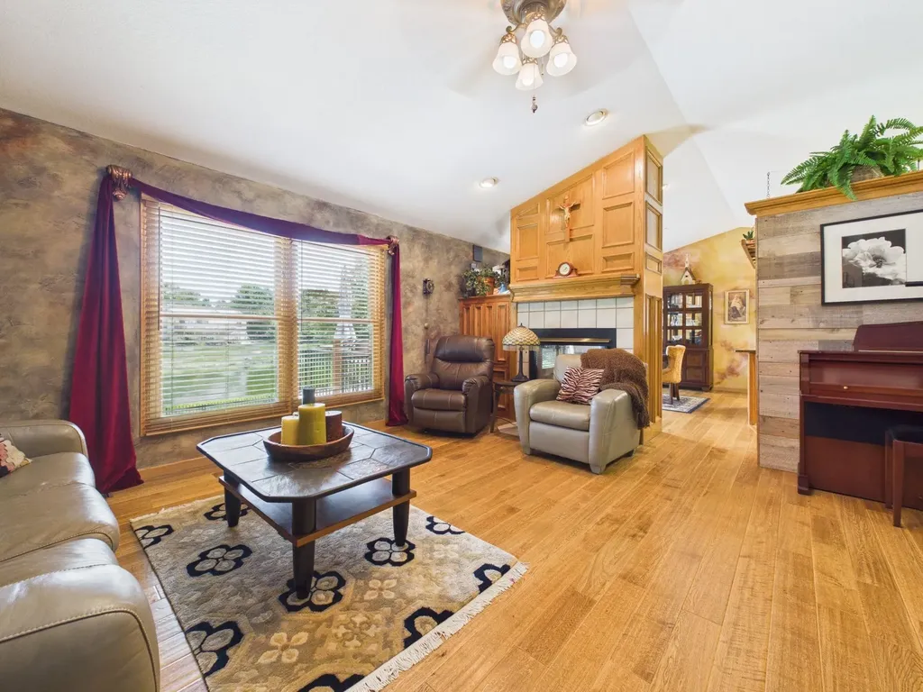 314 N Bay Country Street Wichita KS 67235