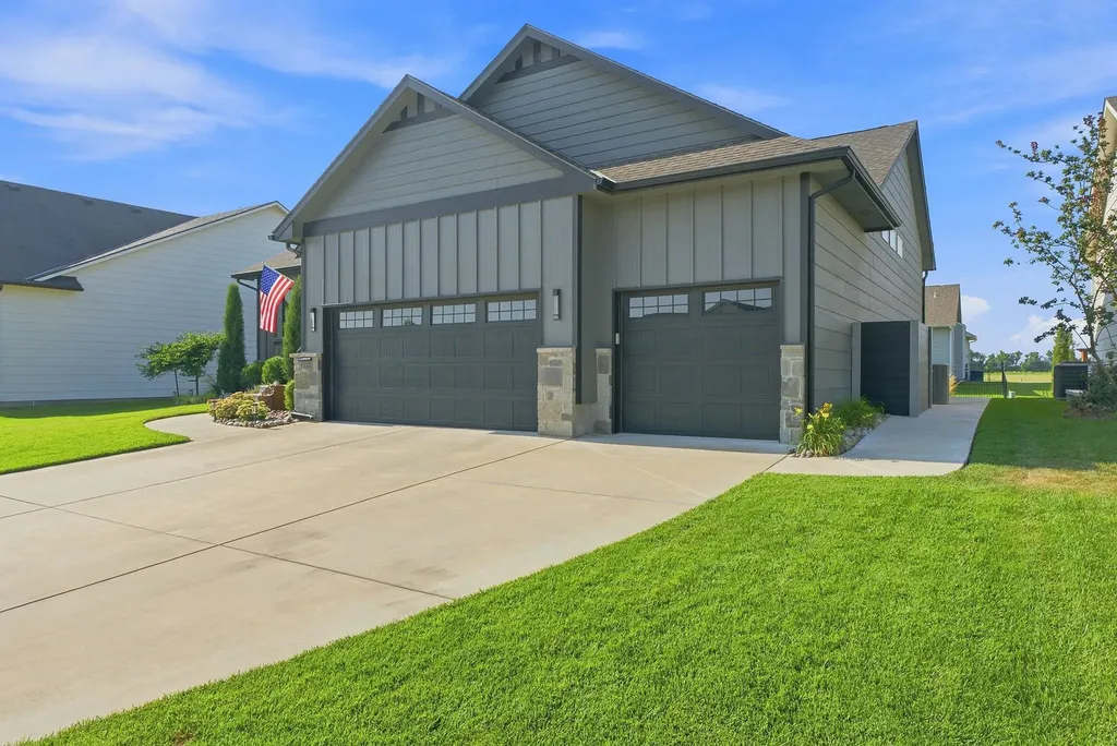 1141 W Shellbark Street Goddard KS 67052