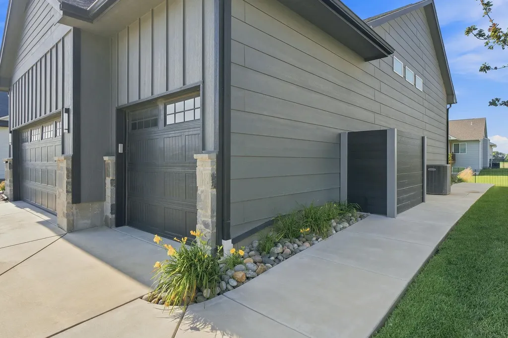 1141 W Shellbark Street Goddard KS 67052