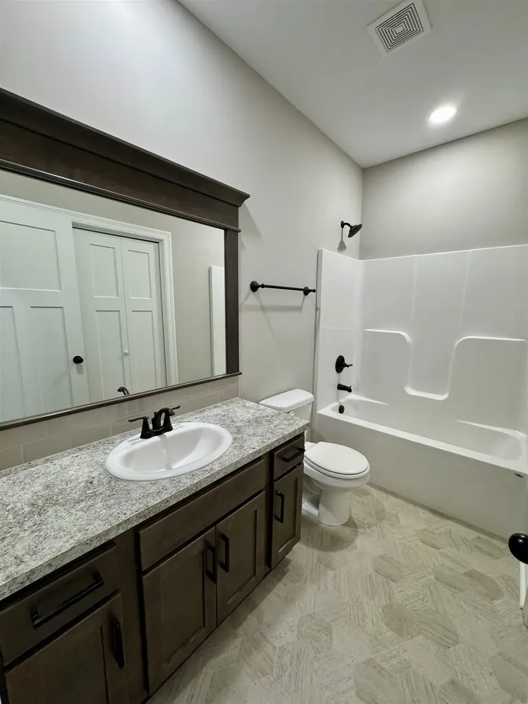 896 N Cloverleaf Goddard KS 67052