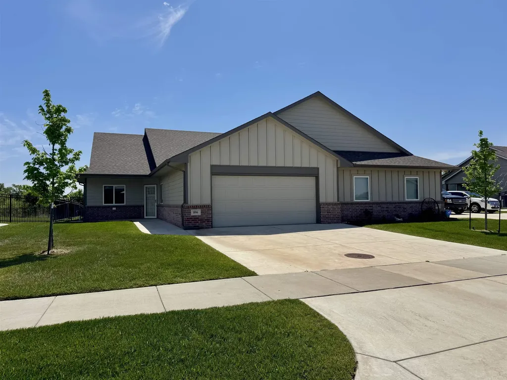 896 N Cloverleaf Goddard KS 67052
