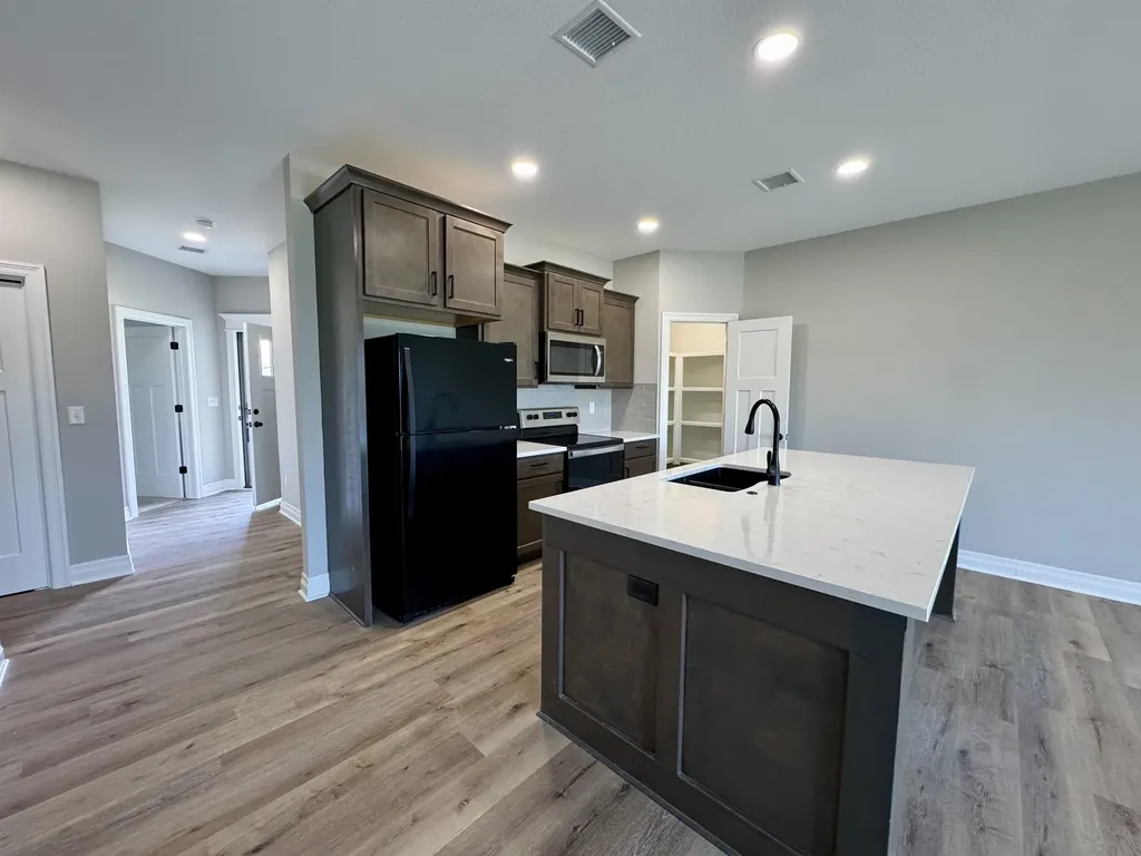 896 N Cloverleaf Goddard KS 67052