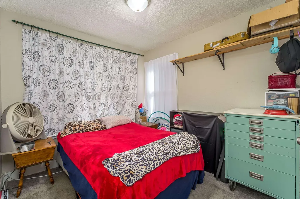 661 N Estelle Avenue Wichita KS 67214-4636