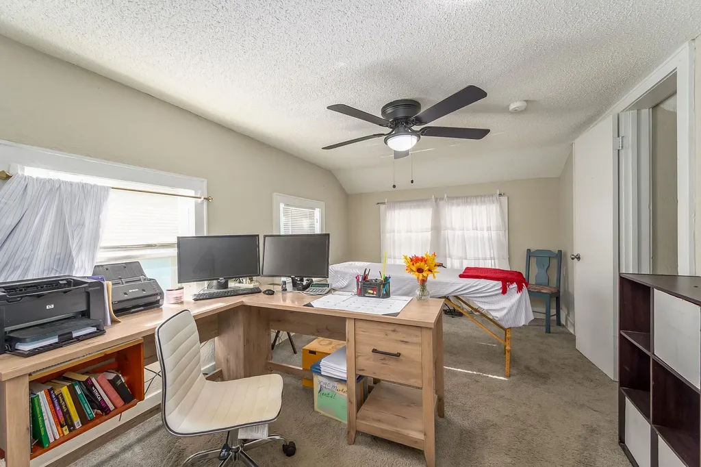 661 N Estelle Avenue Wichita KS 67214-4636