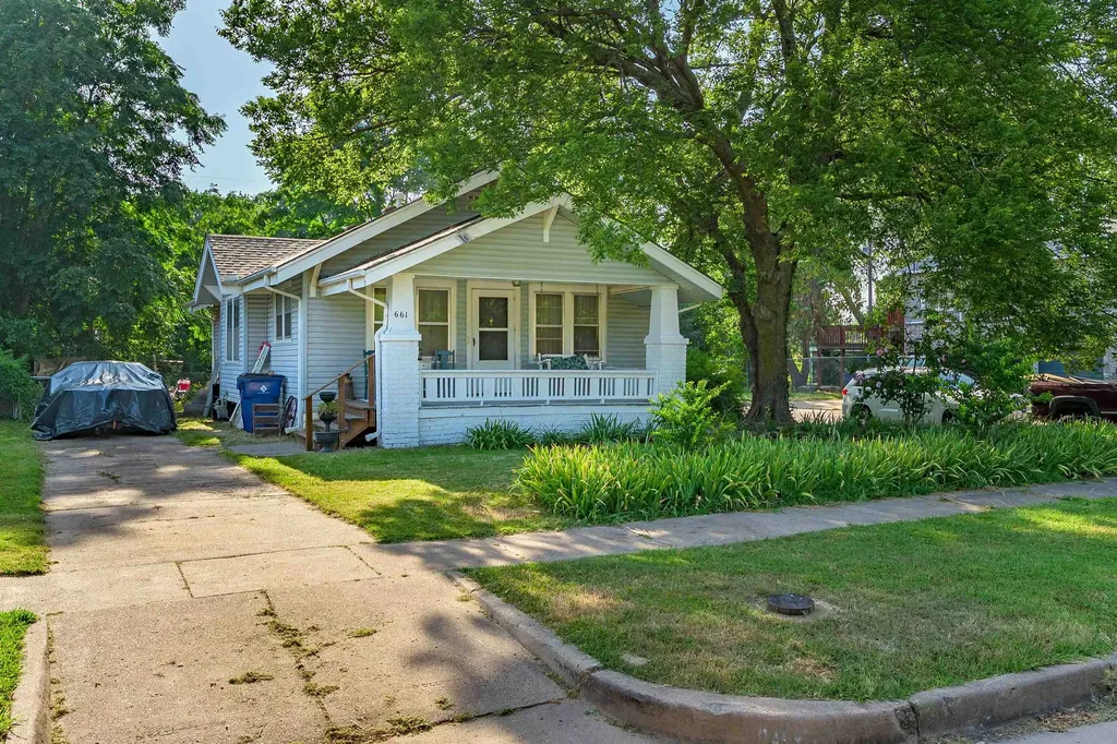 661 N Estelle Avenue Wichita KS 67214-4636