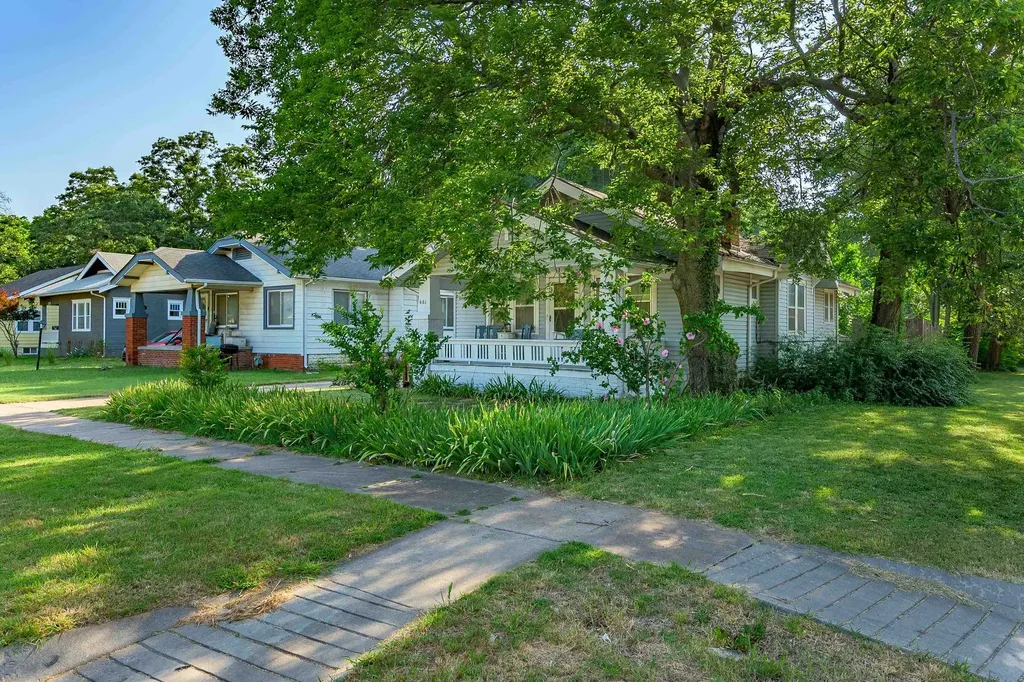 661 N Estelle Avenue Wichita KS 67214-4636