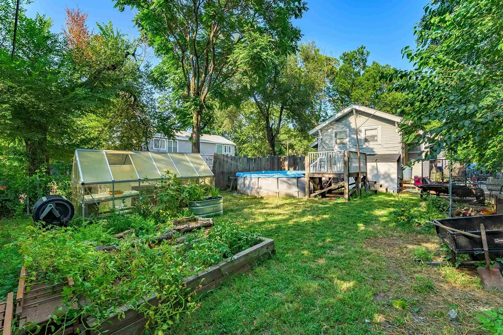 661 N Estelle Avenue Wichita KS 67214-4636