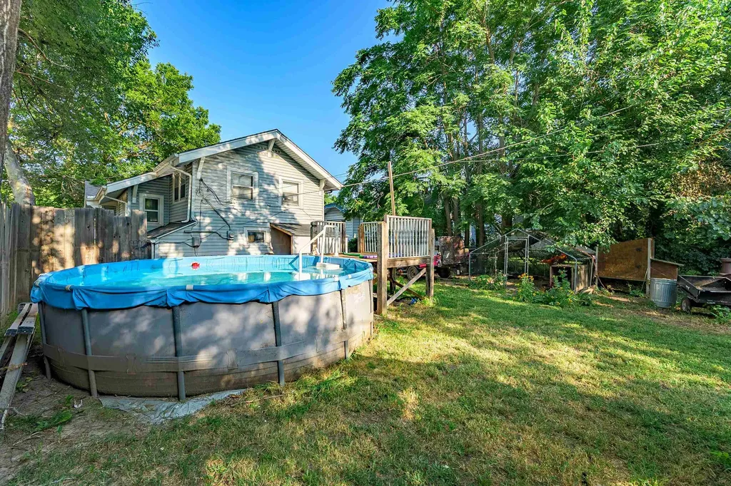 661 N Estelle Avenue Wichita KS 67214-4636