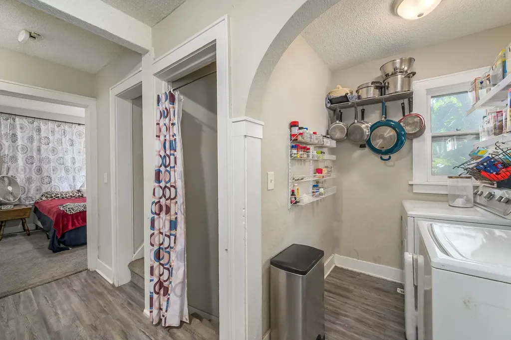 661 N Estelle Avenue Wichita KS 67214-4636