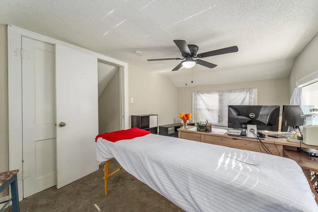 661 N Estelle Avenue Wichita KS 67214-4636