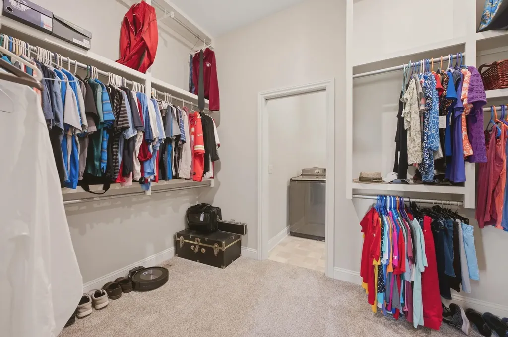 1042 N Lake Road Cheney KS 67025-7706