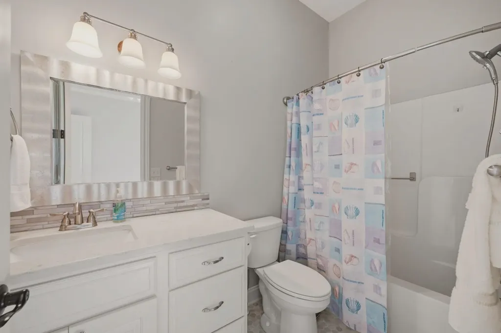 1042 N Lake Road Cheney KS 67025-7706
