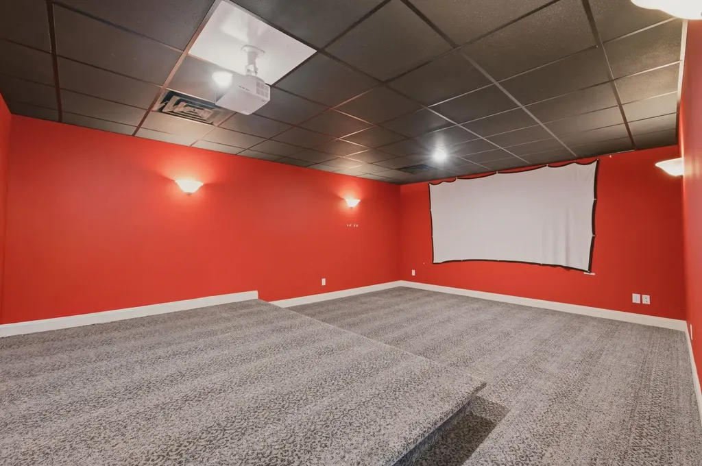 1042 N Lake Road Cheney KS 67025-7706