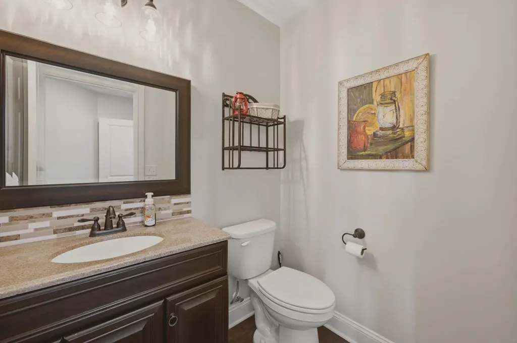 1042 N Lake Road Cheney KS 67025-7706