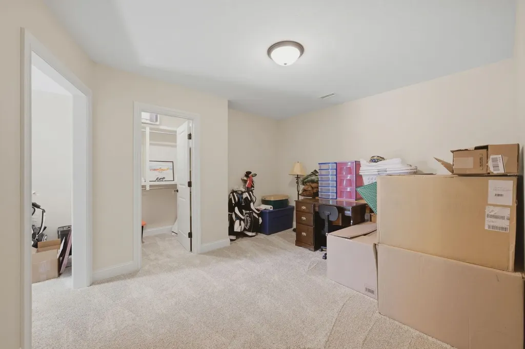 1042 N Lake Road Cheney KS 67025-7706